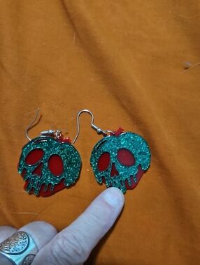 NIP Green Glitter & Red Skull Drop Earrings - Women Jewelry